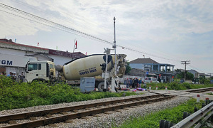 Tanker truck kills two women on motorbike