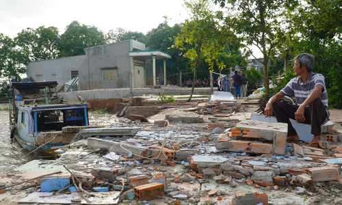 Landslide on the Tien River