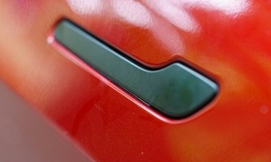 Retracting door handles: from design trend to potential safety hazard