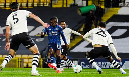 Eze's debut goal propels Arsenal in League Cup