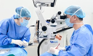 Cataracts worsen by two grades after 7 years due to aging