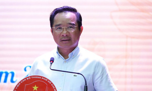 Ho Chi Minh City chairman: Leaders of slow-moving communes and wards to be reviewed