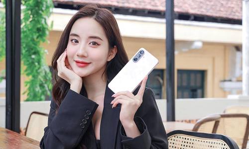 Young people find work inspiration from AI on Galaxy A56 5G