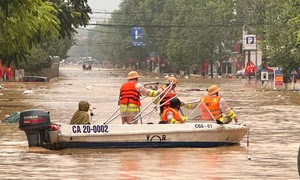 Residents offer shelter amidst floods