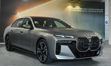BMW and Mercedes: two extremes in sales performance