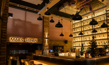 Romantic dating experiences at Mars Venus