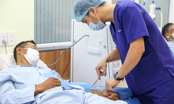Sore throat, transient fever can be the onset of kidney disease in young people