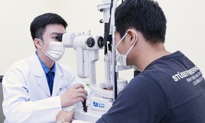 How to treat eye exposure to assassin bug secretions?