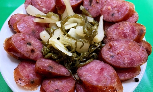 Dietary restrictions for elevated liver enzymes