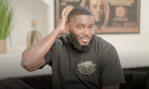 A young man with two convictions, rejected by 200 companies, becomes a "fried chicken millionaire"