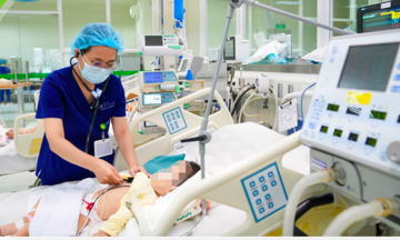 two-year-old boy suffers severe respiratory failure after accidentally drinking lamp oil