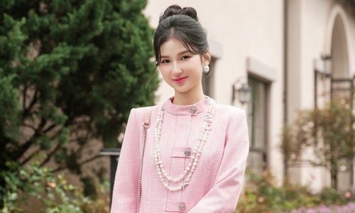 Do Manh Cuong's french-style tweed dresses and coats