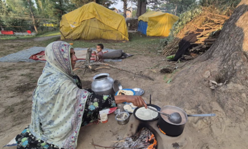 Precarious births on migration routes