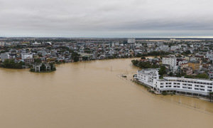 Floodwaters inundate Hue urban area
