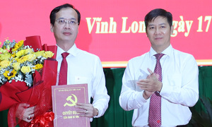 Dong Thap chairman nominated to lead Vinh Long province