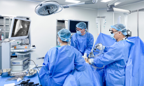 7-year-old girl suffers ovarian torsion due to teratoma