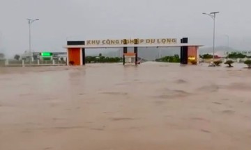 6,000 workers suspended due to deep flooding at industrial park