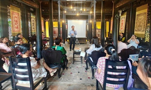 Experts discuss innovation and development for Hue craft villages