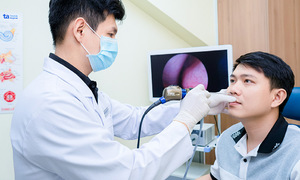 Is continuous sneezing a sign of allergic rhinitis?