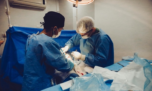 Young man in coma, critical after a few days of runny nose