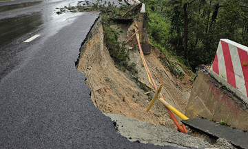 Prenn Pass at Da Lat's gateway suffers cracks, landslide