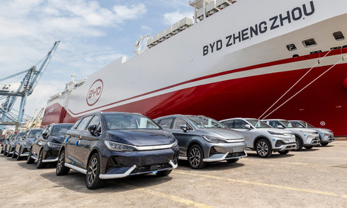 China's electrified vehicle exports surge by nearly 100%