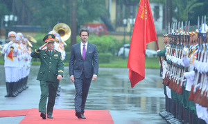 General Phan Van Giang invites Slovakia to 2026 Vietnam international defense expo