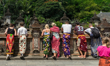 Sarong: the indispensable travel companion