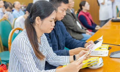 Applying technology and nutrition to manage blood sugar