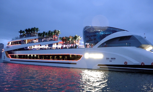Inside the 300 billion VND dolphin-shaped yacht on Ha Long Bay