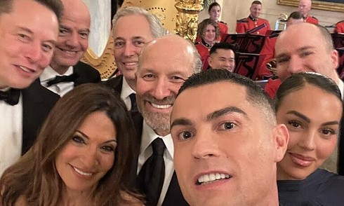 Ronaldo takes selfie with billionaire Elon Musk