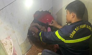 Girl rescued from landslide in Da Lat after wall breach