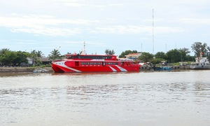 All passenger ships to Phu Quy island temporarily suspended