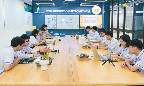 PVCFC supports STEM lab with over 3 billion VND for school in Thanh Hoa