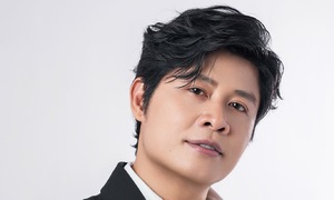Musician Nguyen Van Chung admitted to university at 43