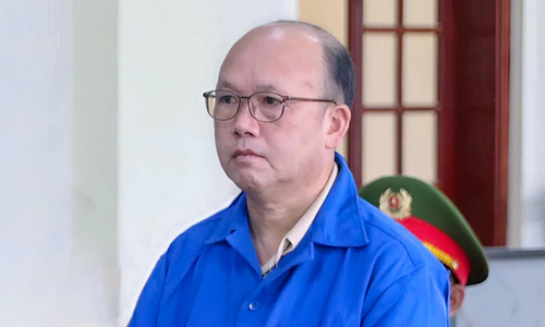 Former commune secretary sentenced to 18 years for hired drug transport