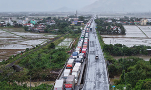 Tens of kilometers of traffic jams on national highways through the Central region