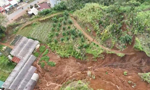 Landslide threat looms over residential area in Lam Dong