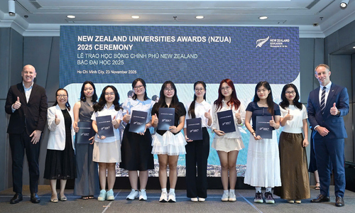Eight students become first recipients of full new zealand government undergraduate scholarships
