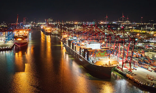 Hamburg port grows thanks to container throughput