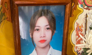 Female body found bound, in nylon bag, floating on river