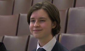 Child prodigy earns physics doctorate at 15