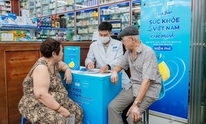 Long Chau and Stada Pymepharco share knowledge to combat overweight and obesity