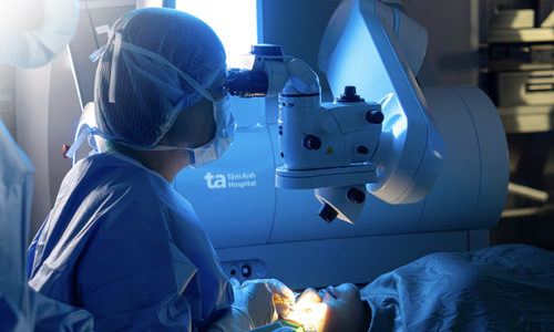 Young woman diagnosed with unusual cone-shaped corneas