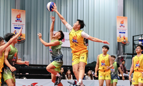 Phan Huy Chu high school and Viet Duc high school deliver many exciting plays