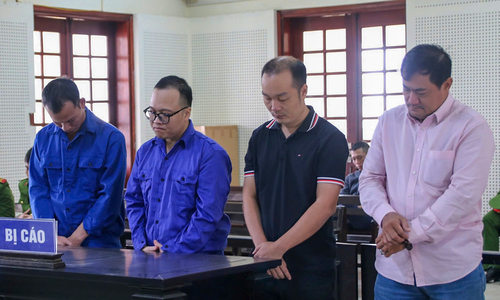 Fraudsters 'fix' case, swindle over 2 billion VND