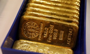 Global gold prices rise sharply