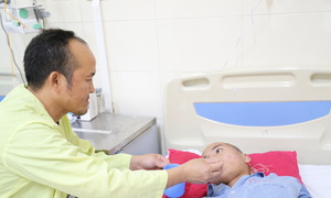 Simultaneous resuscitation and chemotherapy save 17-year-old in critical condition