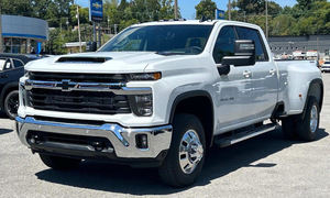 US automaker invests in gasoline-powered vehicles