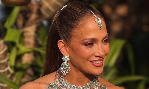 Hollywood stars' wedding performance fees